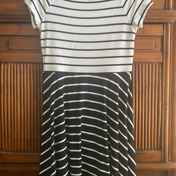 Loft Women’s Capped Sleeve Striped Dress - Picture 4 of 7